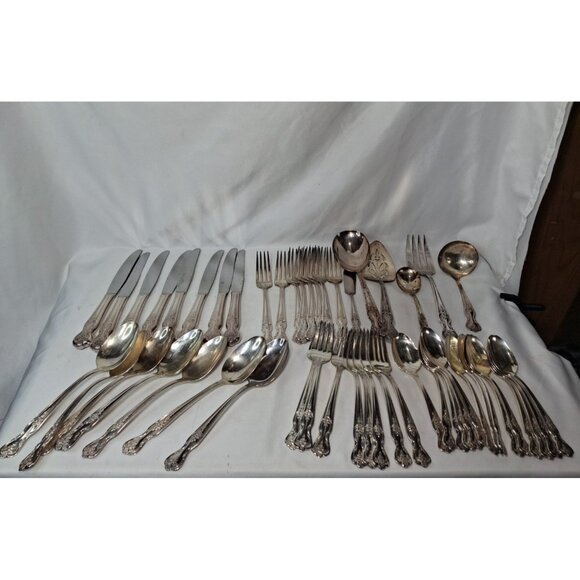 VTG 1950’s WM Rogers Co. Extra Plate Magnolia 53  Piece Silverware & Serving Set - Picture 1 of 12